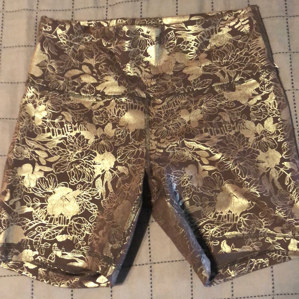 Lululemon bike shorts